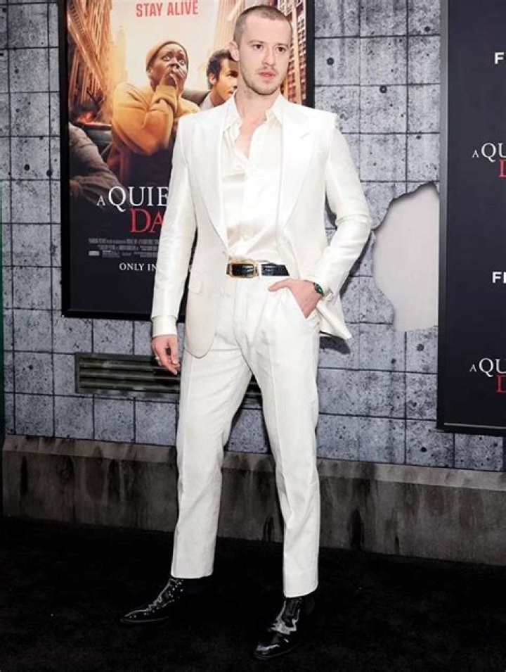 Anthony Quinn Height, Weight, Net Worth, Age, Birthday, Wikipedia, Who, Instagram, Biography