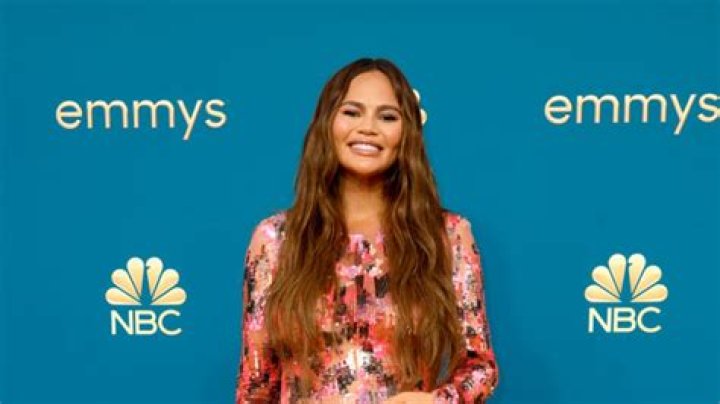 
Chrissy Teigen Shows Off Her Baby Bump During Girls Night Out 