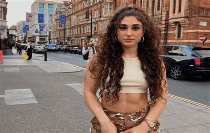 Evie Leana Height, Weight, Net Worth, Age, Birthday, Wikipedia, Who, Instagram, Biography