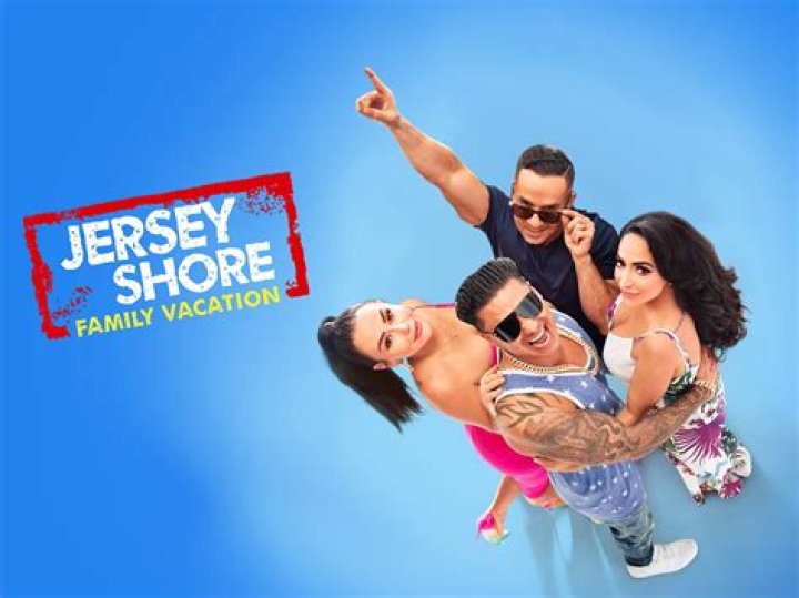
In the first half of Jersey Shore Family Vacation Season 5, how did the relationship between Chris Larangeira and Angelina Pivarnick end? 