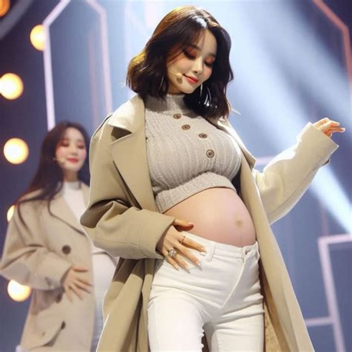 Is Nancy Momoland Pregnant? KPOP Singer Boyfriend James Reid and Family