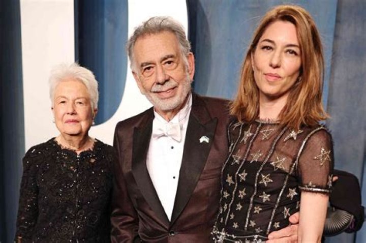 
Issa Schultz And His Wife Eleanor Make An Adorable Pair – Meet The Couple On Instagram 