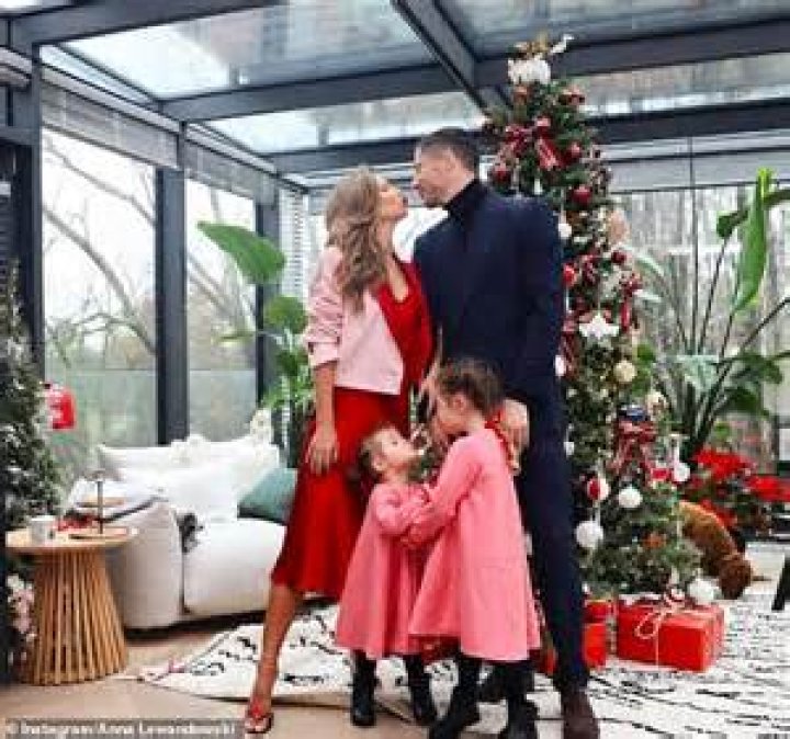 
Mariusz Lewandowski Wife & Children- Family Of The Polish Surrealist Painter 