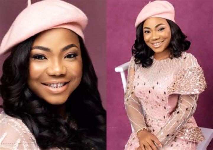 
Mercy Chinwo Asks God For Protection Against Fake People Around Her 