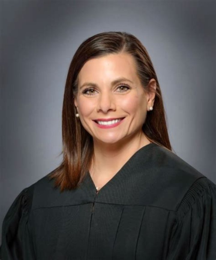 
Michelle Dwyer Age, Birthday, Wikipedia, Who, Nationality, Biography 