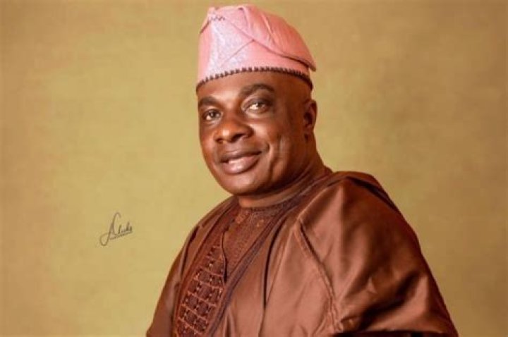 
Olaiya Igwe Gets Plot Of Land From MC Oluomo Weeks After Car Gift 