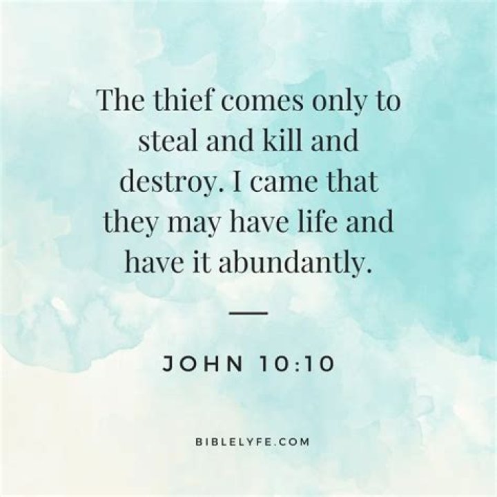 
Portable Apologizes To Davido In The Presence Of His Royal Majesty, King Olabode 