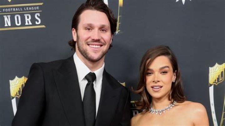 Who are Hailee Steinfeld Parents? Hailee Steinfeld Biography, Parents Name, Nationality and More