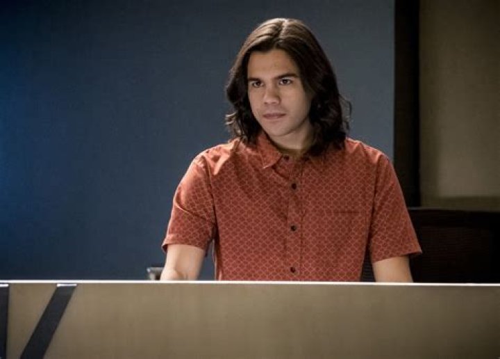 
Why is Carlos Valdes leaving ‘The Flash’? Wife, Net Worth, Hair 
